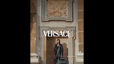 versace medusa 2021|why did versace choose medusa.